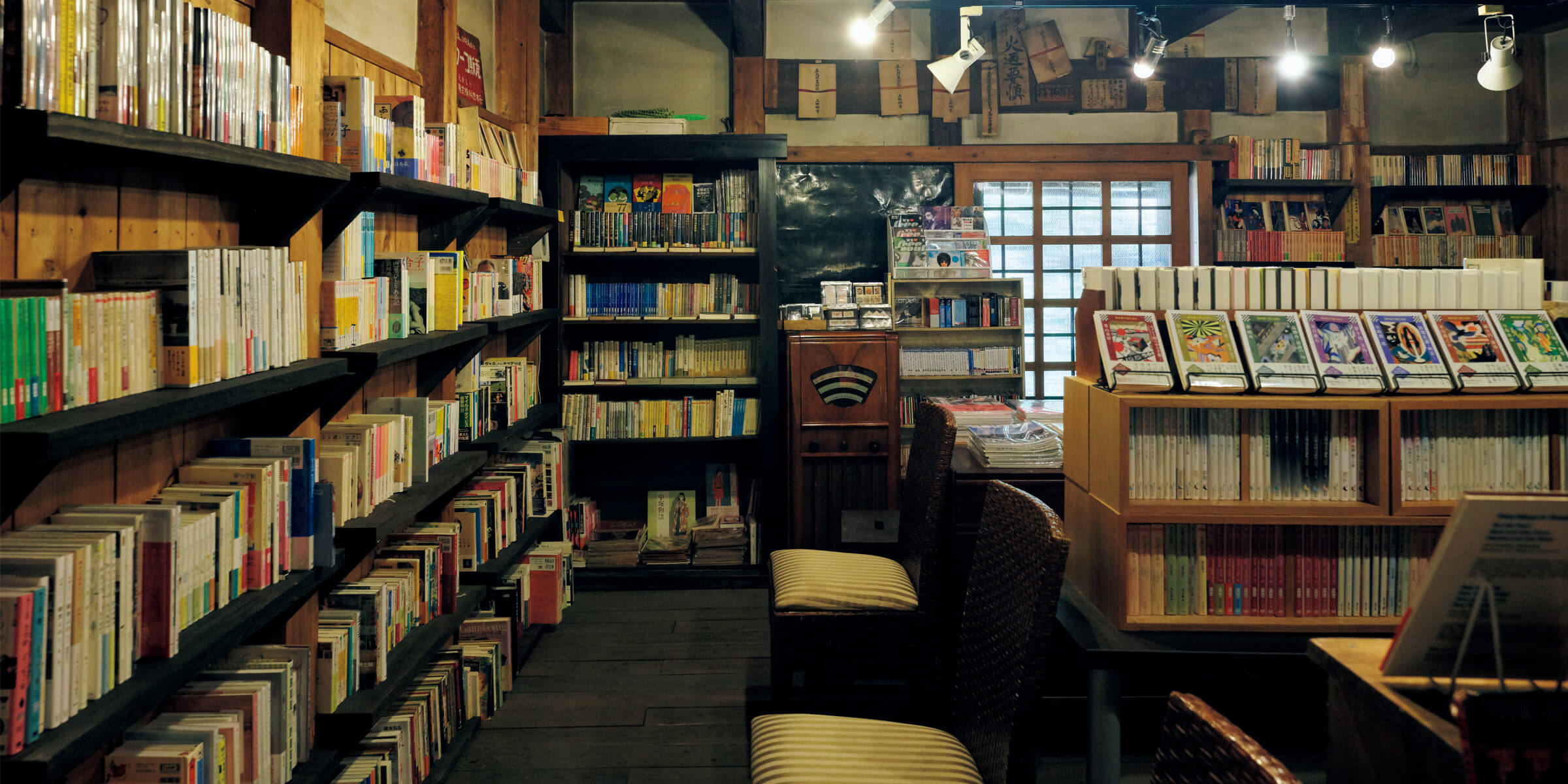 【中古】 イタリアンブルー 句集/京都修学社/久谷かづこ 京都〈つるかめ書房〉本好きを京都に誘う、築96年の書庫へ