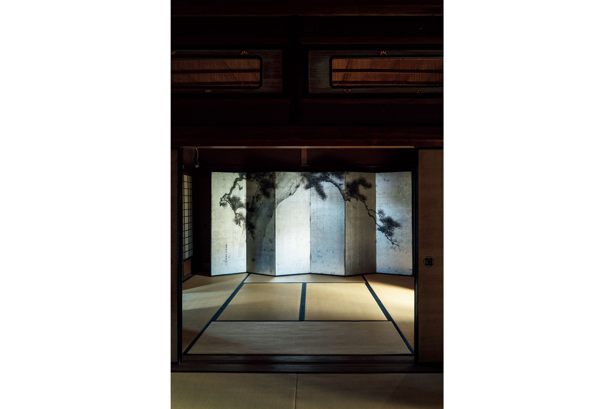 屋根下のせがい造り