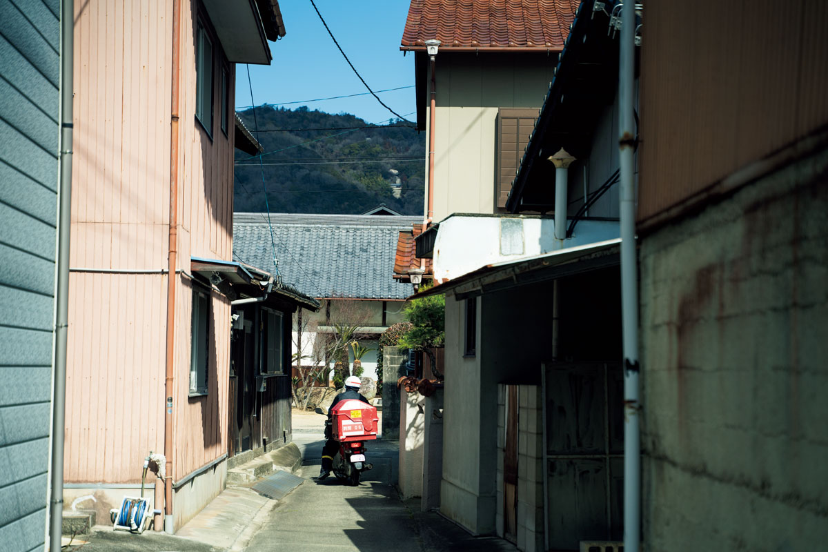 瓦屋根の町並み