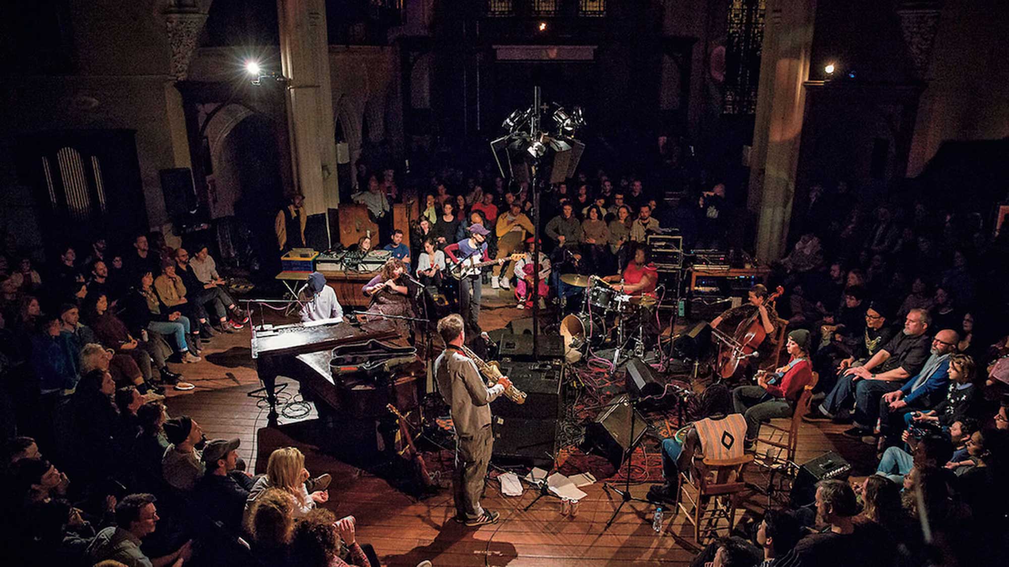 ロンドンの教会を舞台にしたジャズセッション『Temple of Sound』が