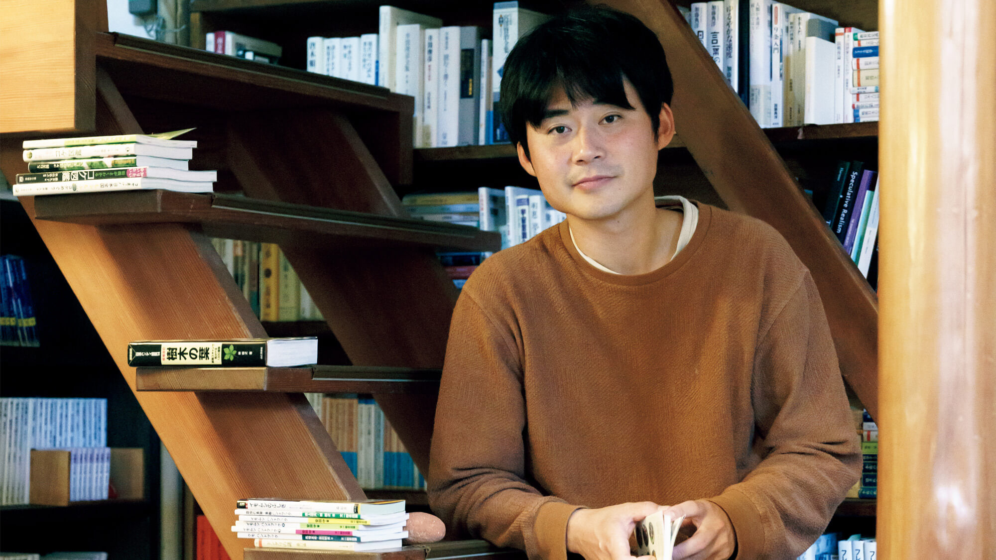 収納ではなく、考えるための場所。独立研究者・森田真生の本棚