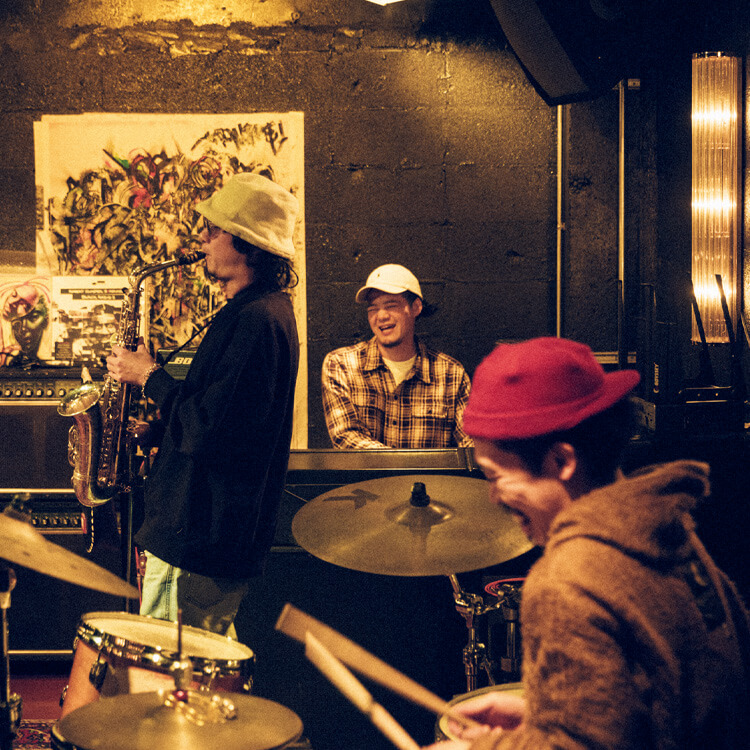 六本木〈Electrik神社〉店内