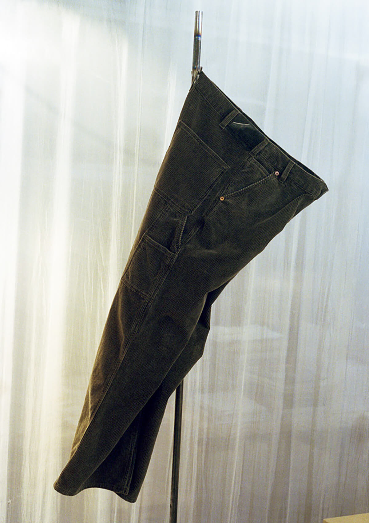 フランス製のコーデュロイパンツ