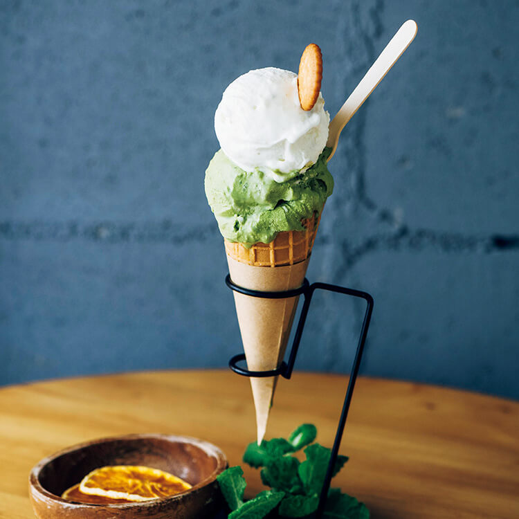 ソムリエが引き出す、素材の味わい光るジェラート。鳥取〈gelateria +×〉