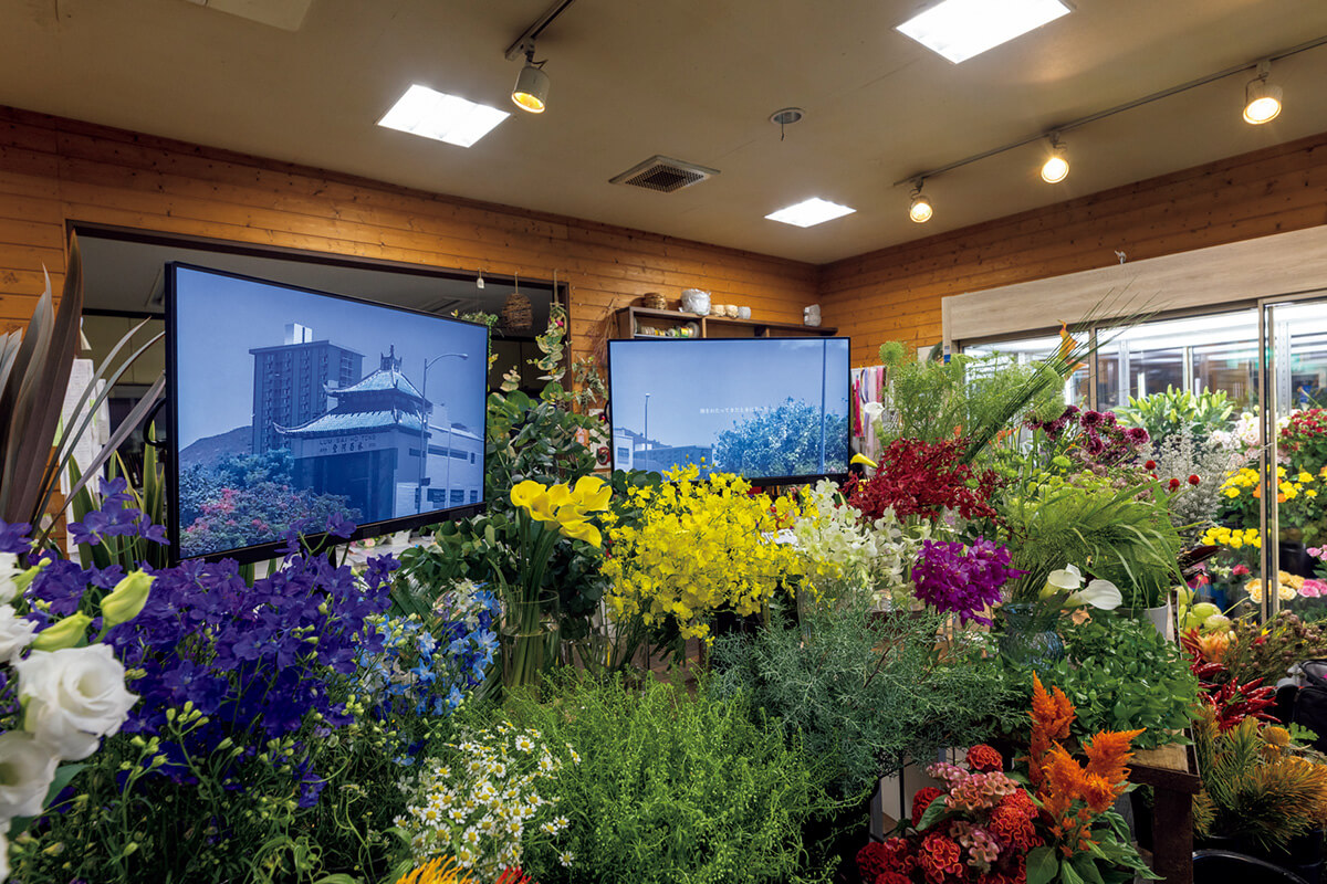 アーティスト・青柳菜摘の映像インスタレーション作品《方船》