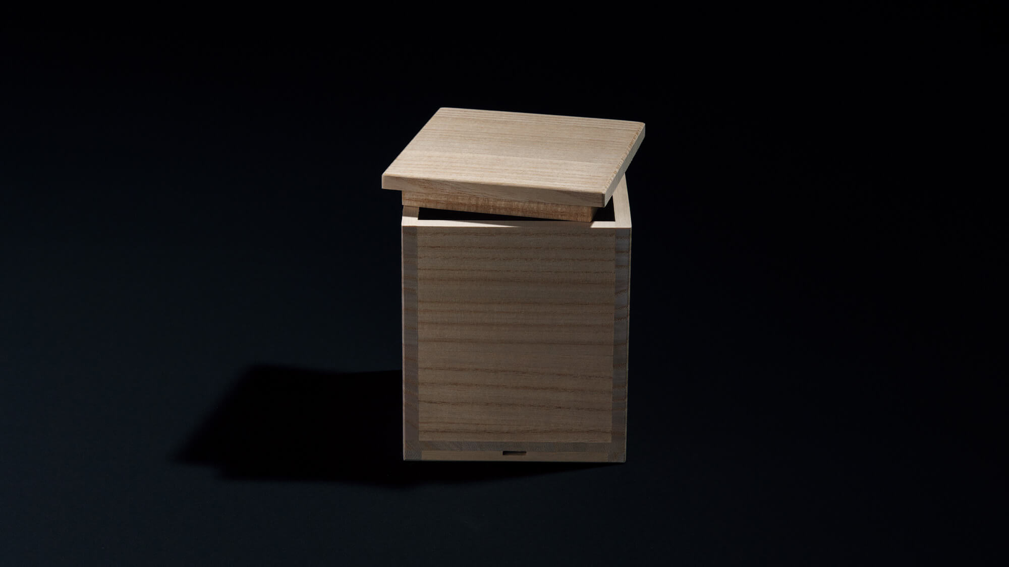 怪談師・深津さくらは箱が怖い | ブルータス| BRUTUS.jp