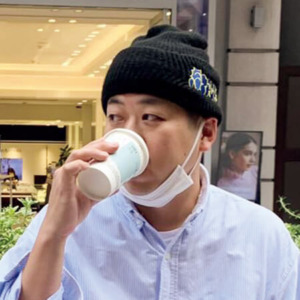 〈スタックス ブックストア〉ディレクター・山下丸郎