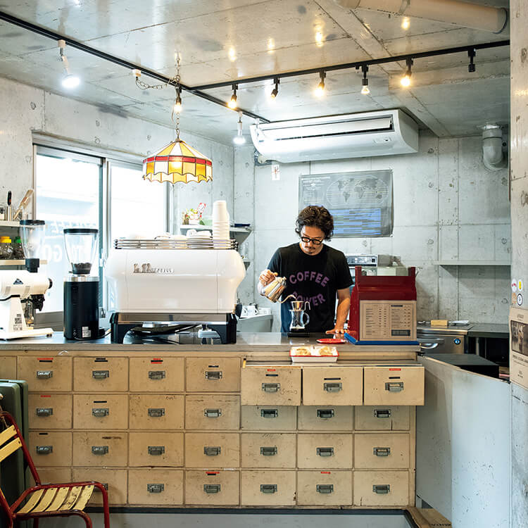 東京〈アイアンコーヒーロースタリー〉店内
