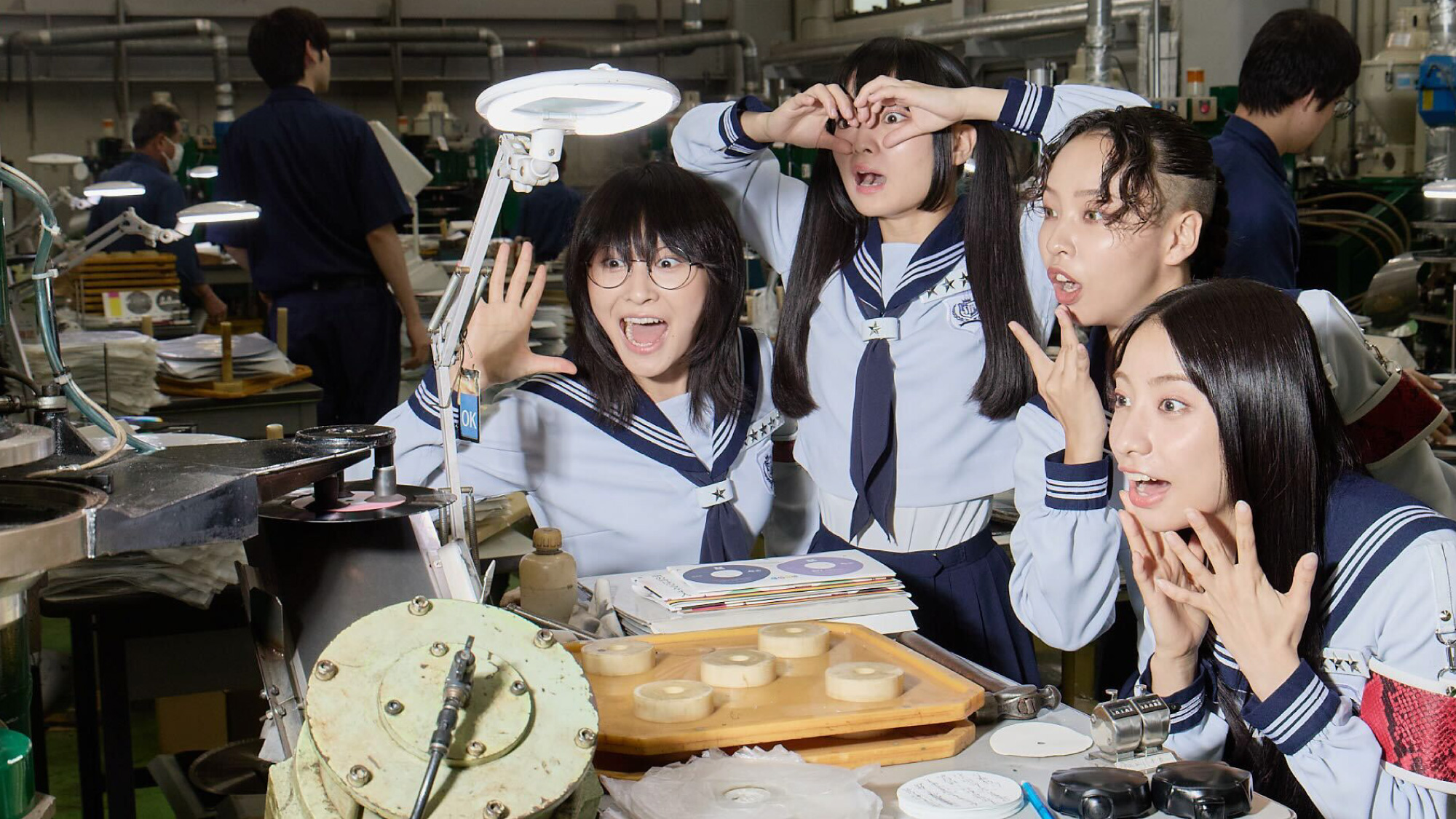 新品未使用　新しい学校のリーダーズ ポスター　レコードの日 Amazon.co.jp: 新しい学校のリーダーズ ポスター レコードの日