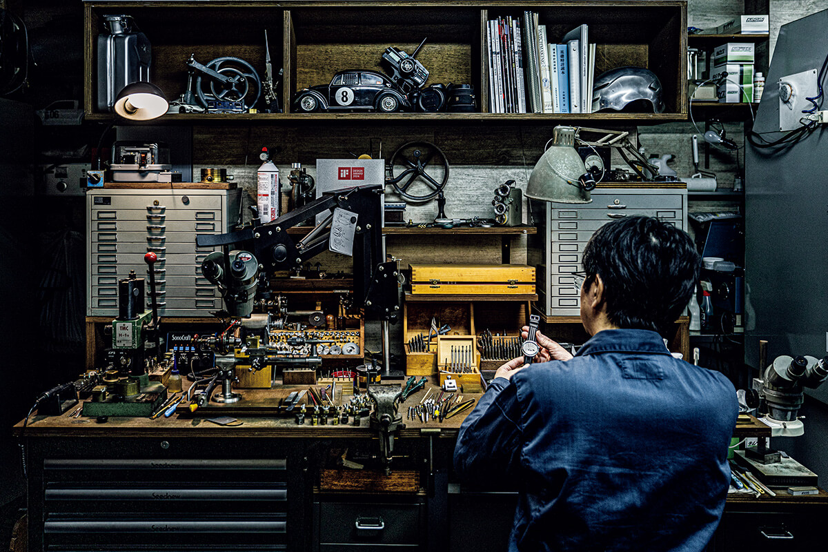 〈ŌTSUKA LŌTEC〉作業デスク