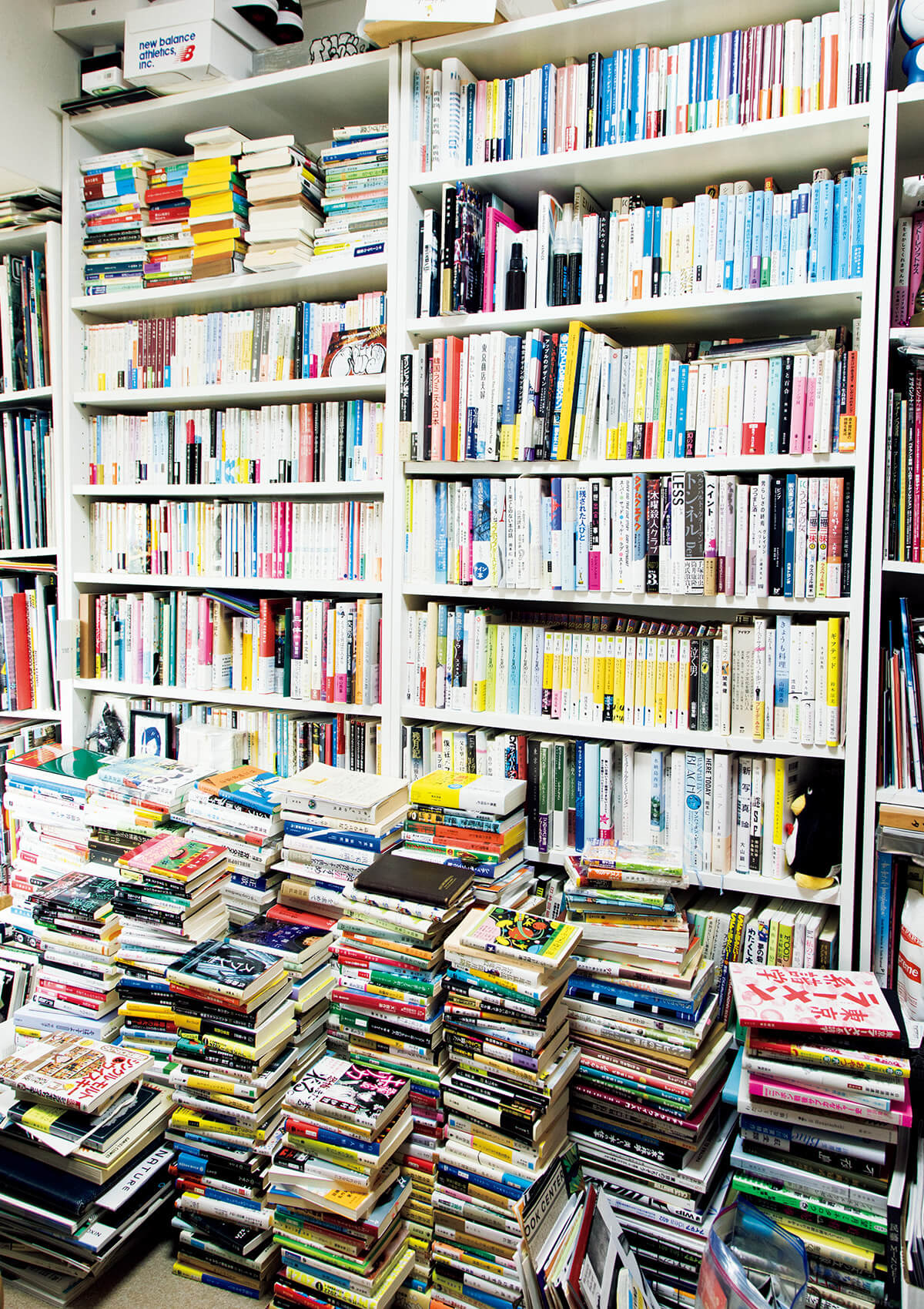 〈stacks bookstore〉店主・山下丸郎 自宅 本棚