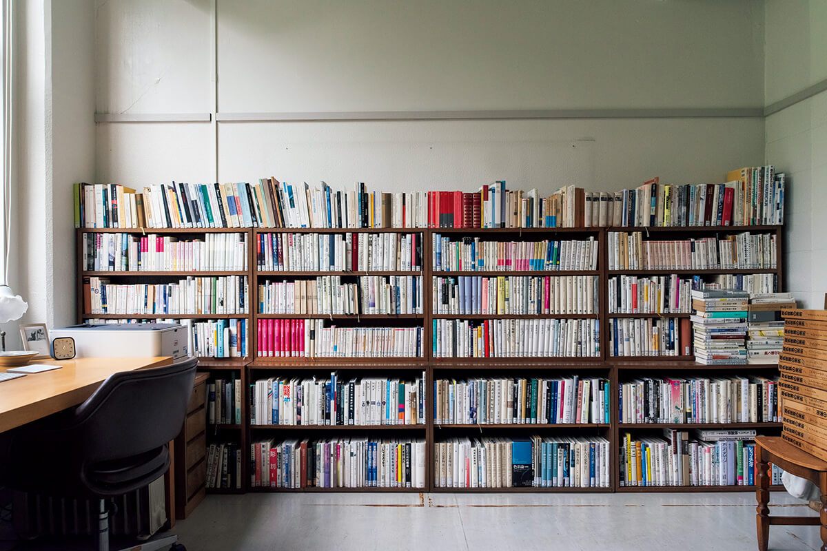 京都教育大学准教授・山内朋樹 自宅 本棚
