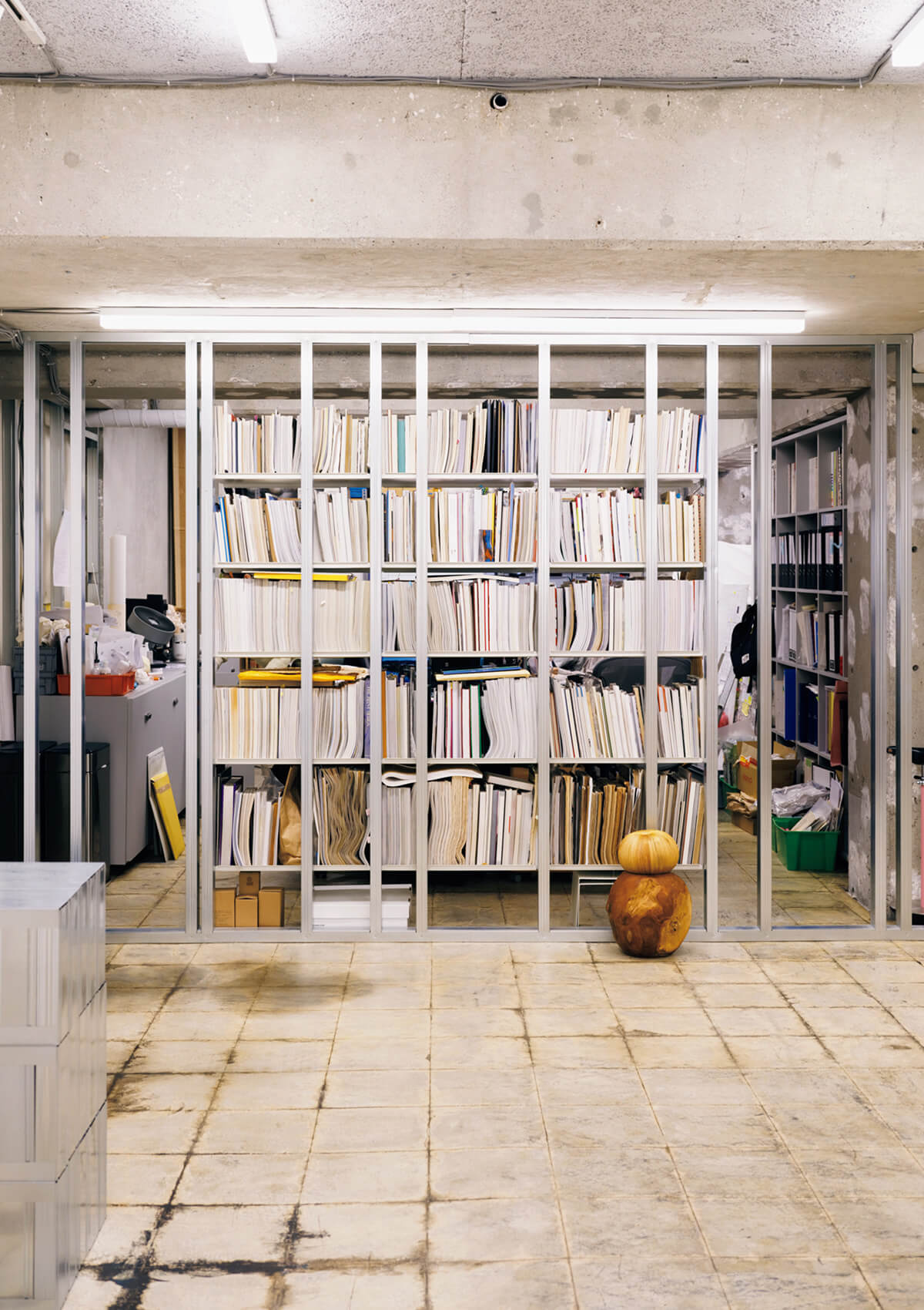 アートディレクター・前田晃伸 オフィス 本棚