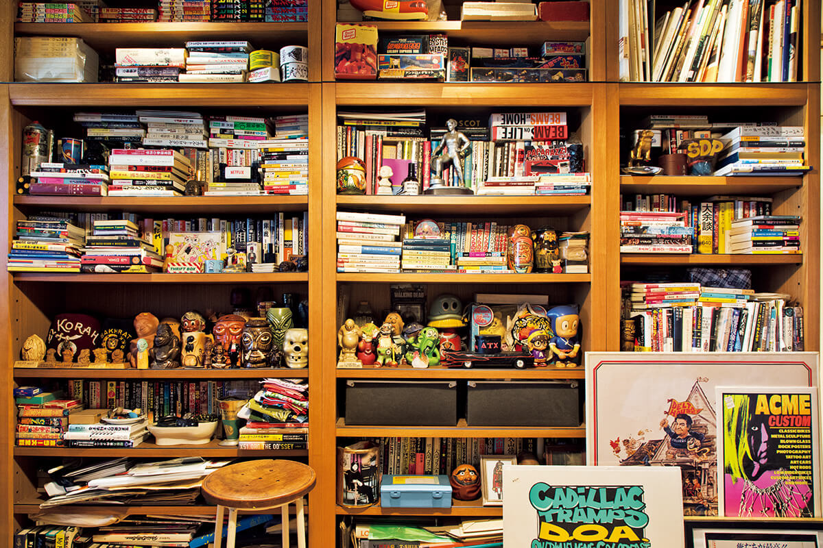 TVディレクター・岡宗秀吾 自宅 本棚