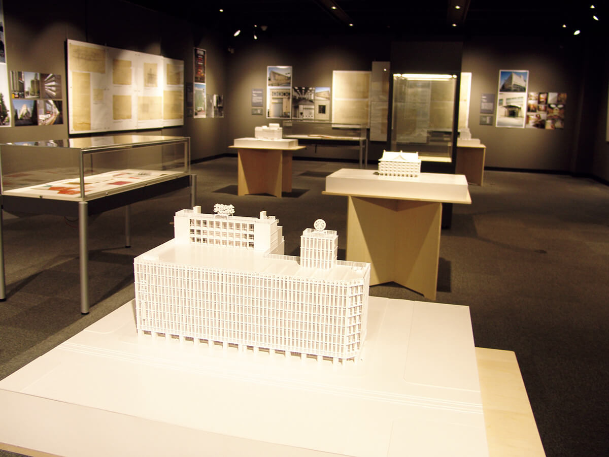 京都〈京都工芸繊維大学 美術工芸資料館〉内観