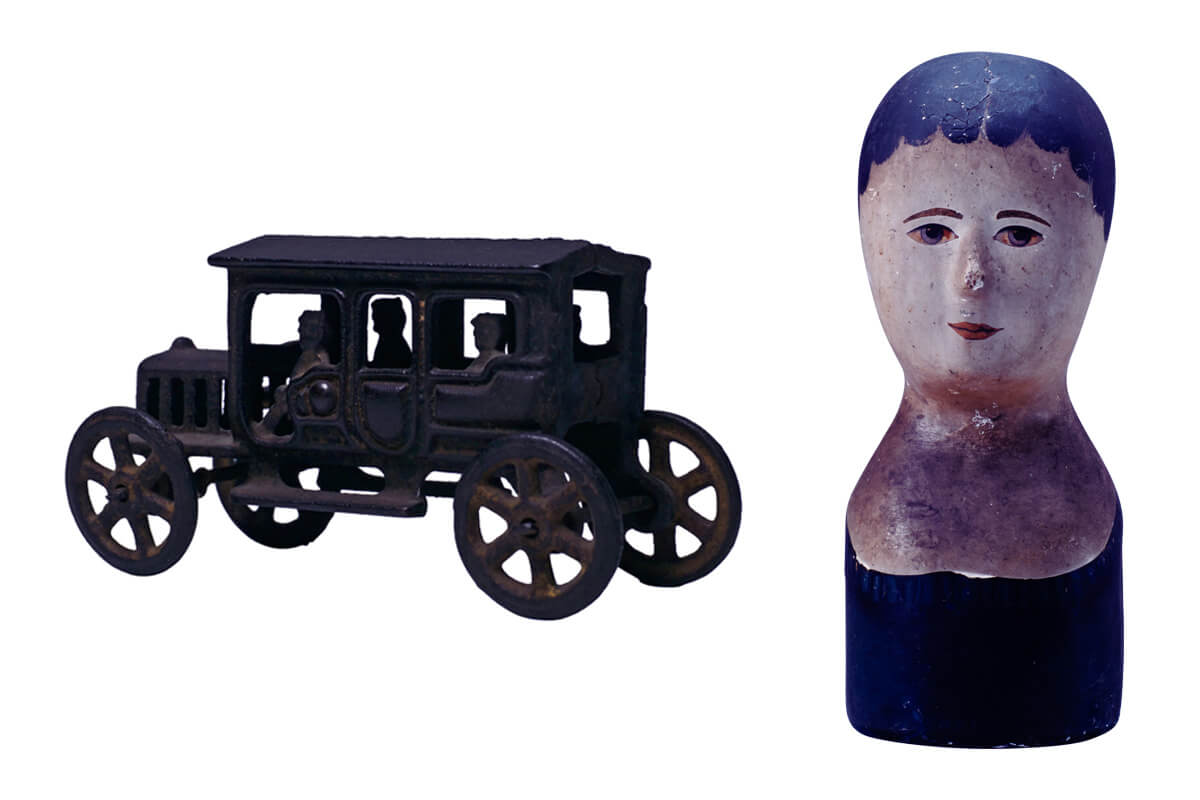 自動車のオブジェ、パピエマシェ