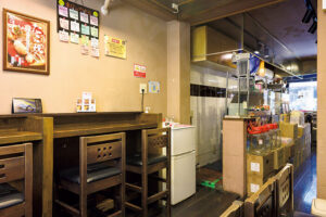 笹塚〈神戸みなと屋〉店内