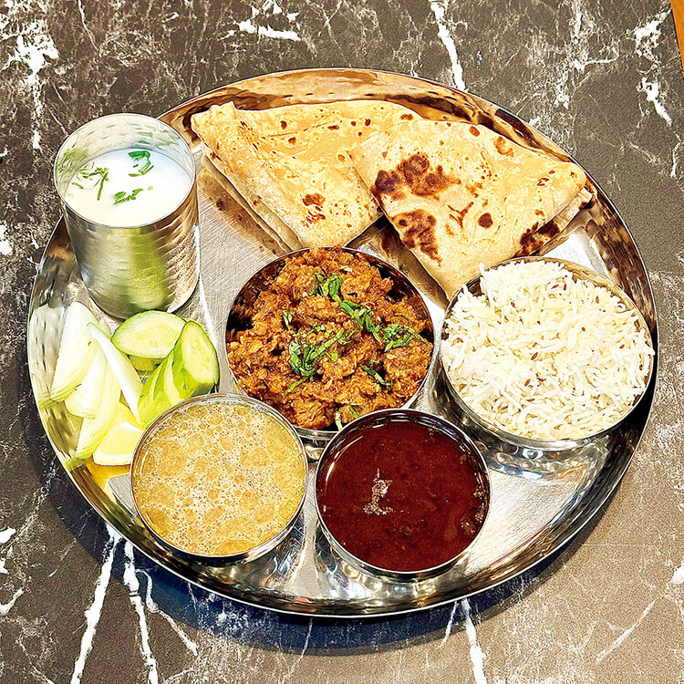 宇喜田町〈デサイズ〉インドカレー