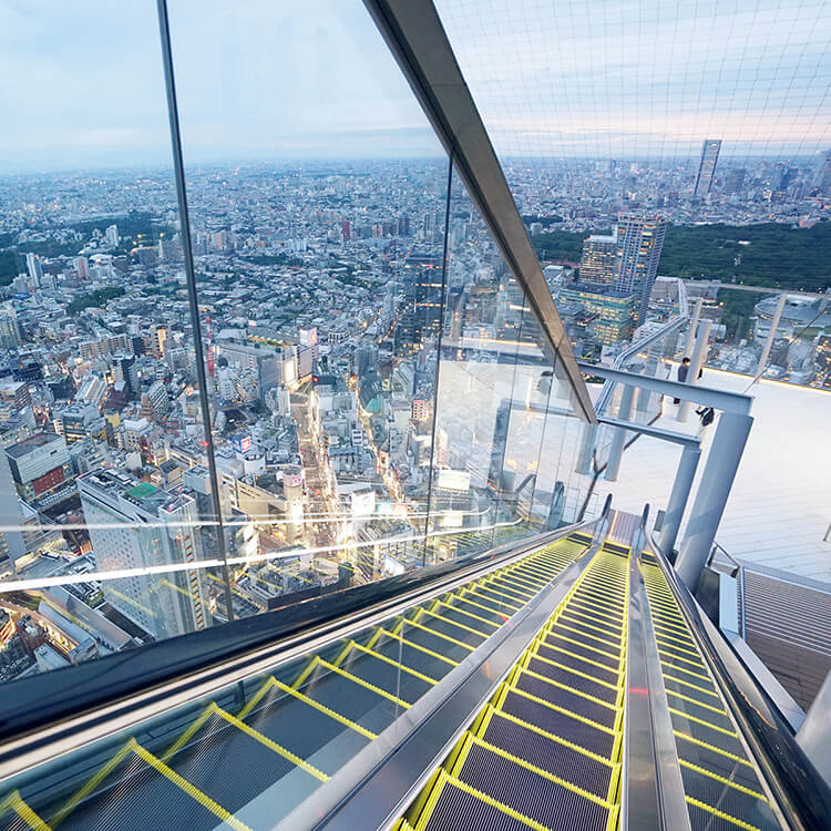 まるで未来都市。非日常を体験できる東京のエスカレーター6選