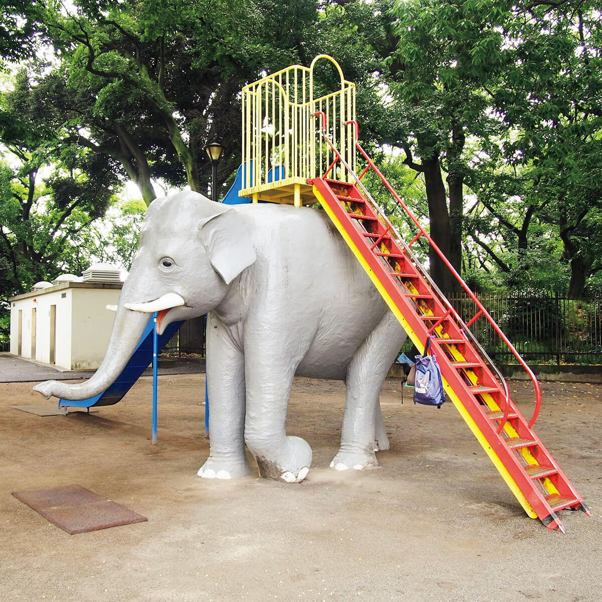 王子〈飛鳥山公園〉ゾウの遊具