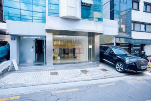 POST ARCHIVE FACTION（PAF）の外観