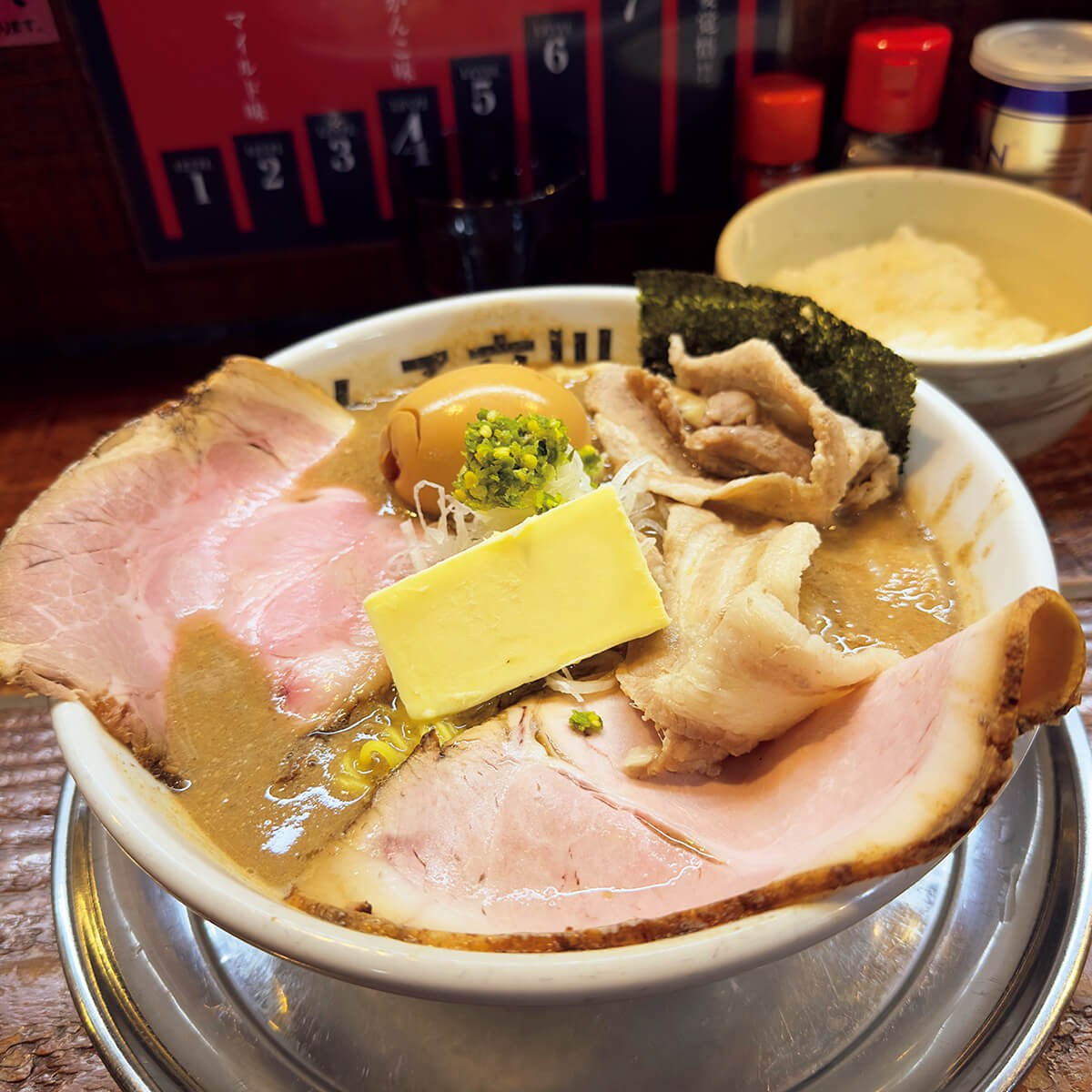 立川〈元祖一条流がんこラーメンたま館分店〉ラーメン