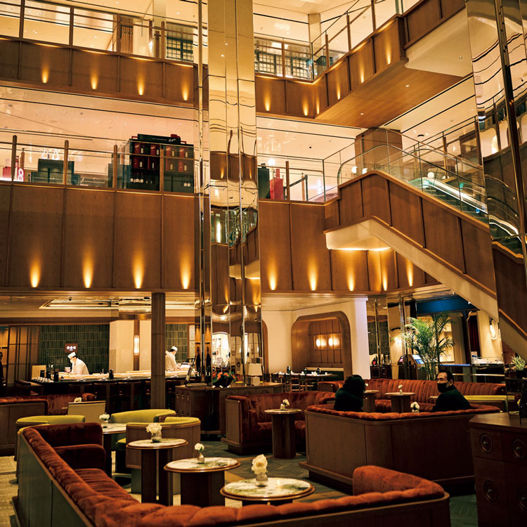 フードコートの概念を覆す。韓国の名門デパート〈新世界百貨店〉に、ラグジュアリーな美食空間が出現！