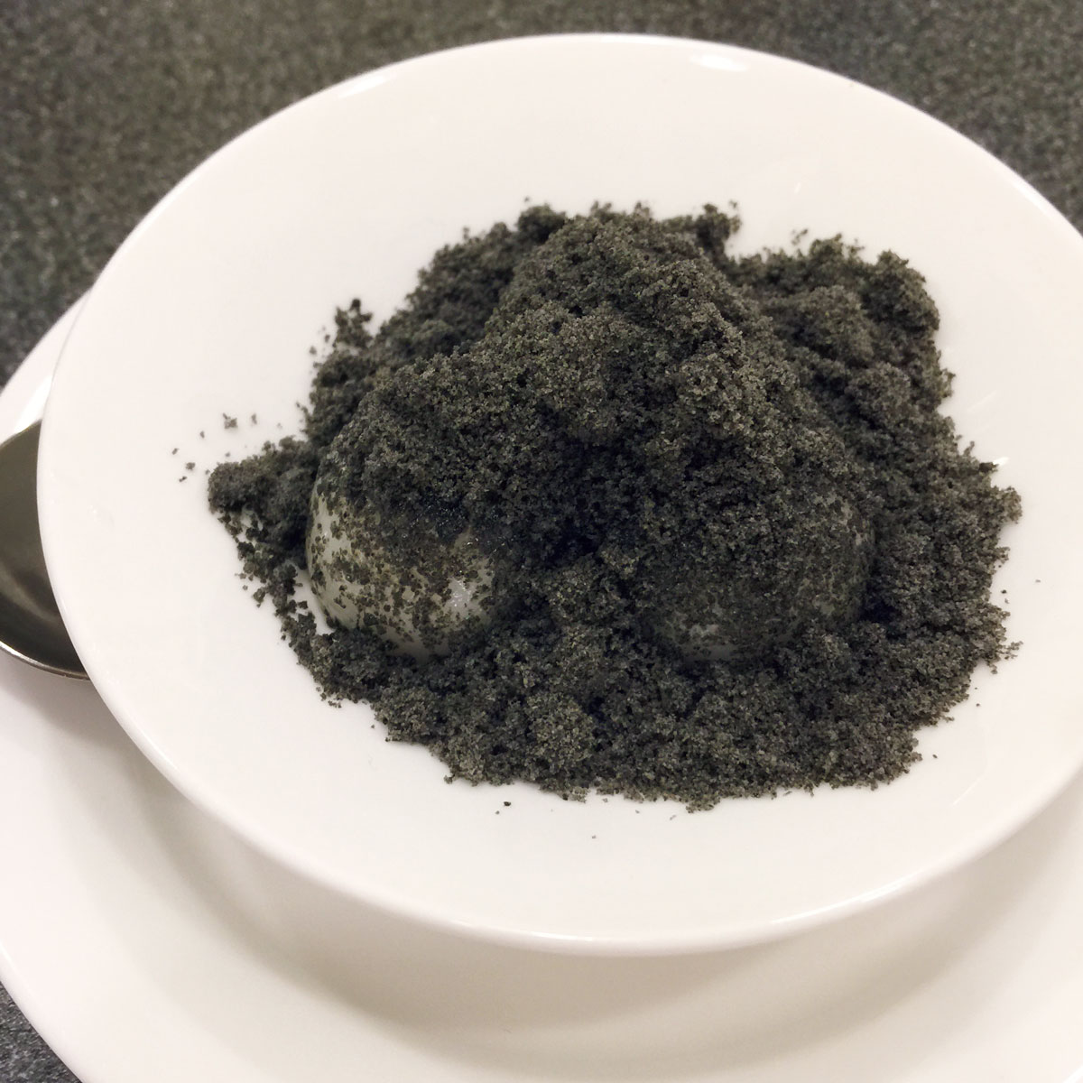 黒ごま白玉