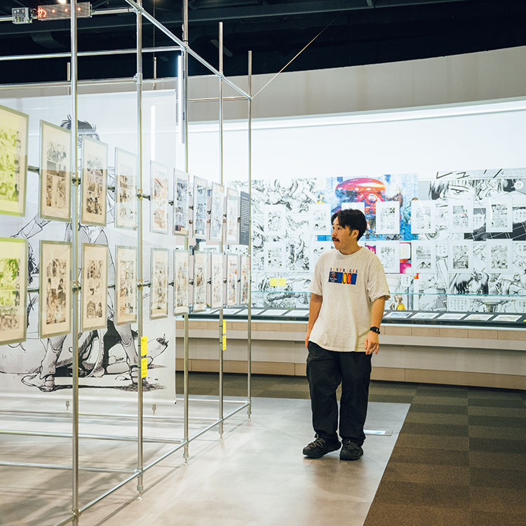 画家・落合翔平が体験する『士郎正宗の世界展』