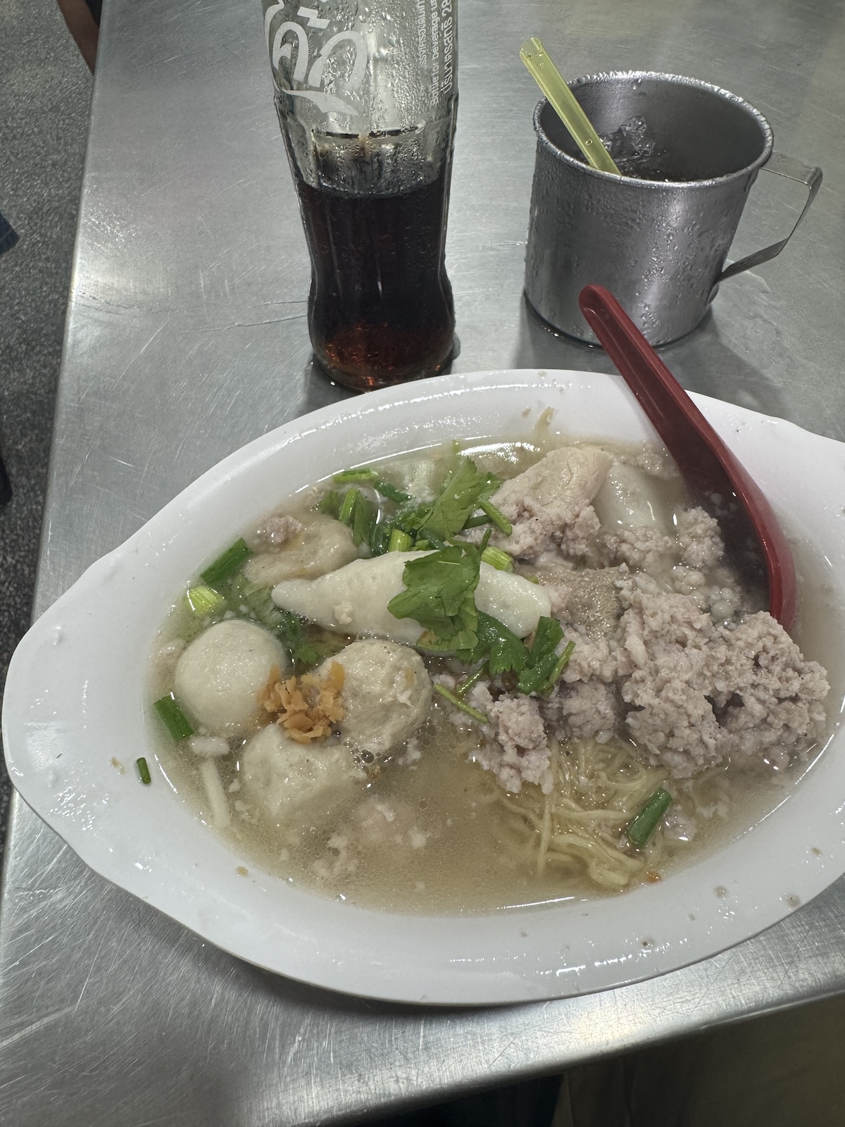 〈Seaw Fish Ball Noodle Thonglor〉のヌードル