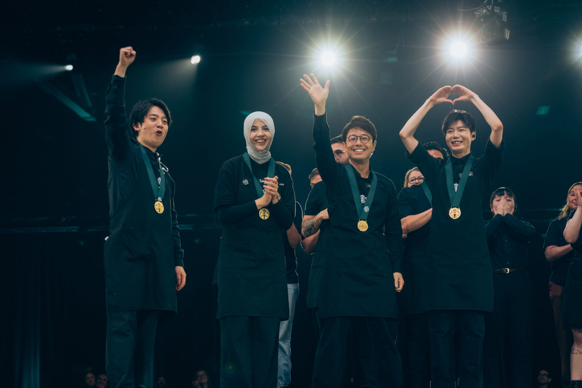 ファイナリスト4名。左から下出さん、スマイヤさん、菅原さん、チコさん