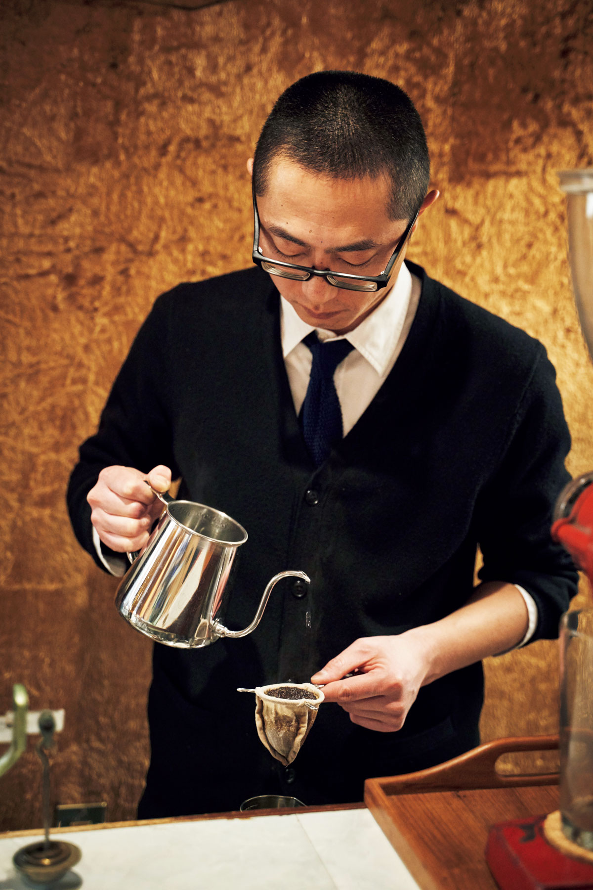 ぐすたふ珈琲店主の茅根和司さん