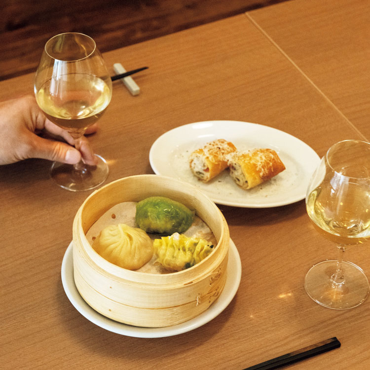 「ワイン酒場」を拡張する点心師×ソムリエのタッグ。幡ヶ谷〈yum〉