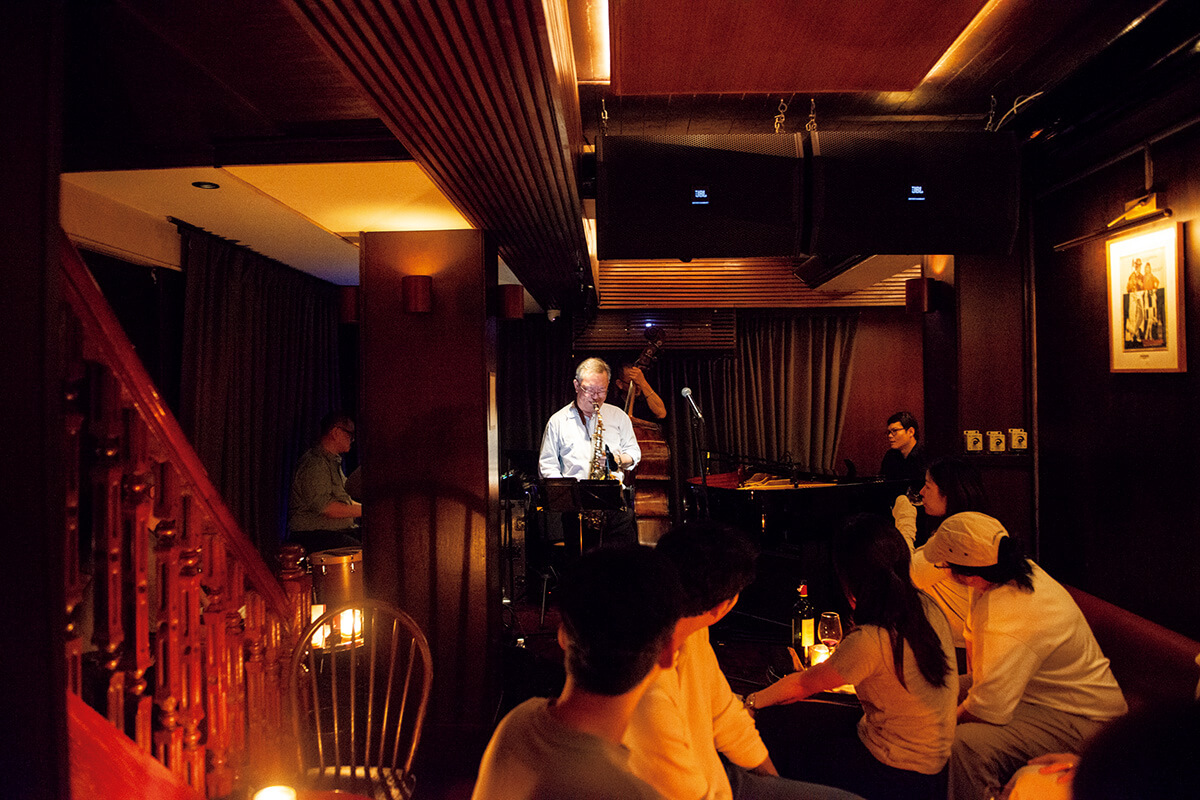 バンコク〈アローン・トゥギャザー・バンコク〉店内