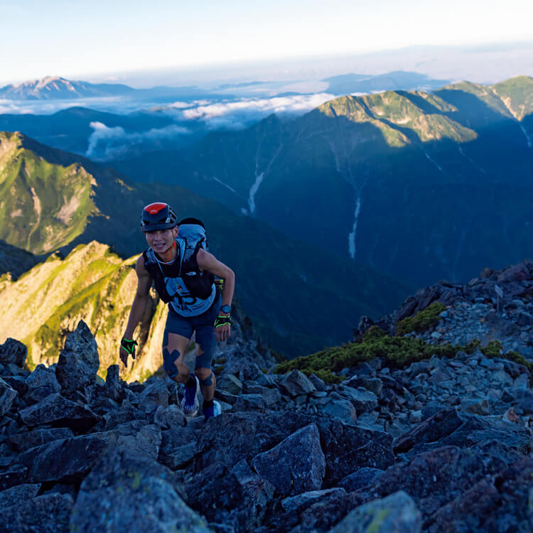 記録、4日17時間33分。脚で描く日本横断の軌跡。山岳ランナー・土井陵の冒険譚