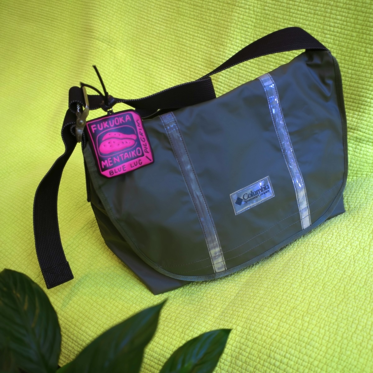 〈Columbia〉のショルダーバッグ