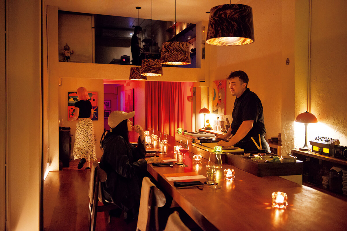 バンコク〈ナッシング・セイクリッド〉店内