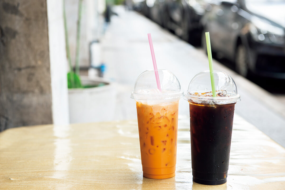 バンコク〈ゴー・カフェ〉タイアイスミルクティーとタイコーヒー