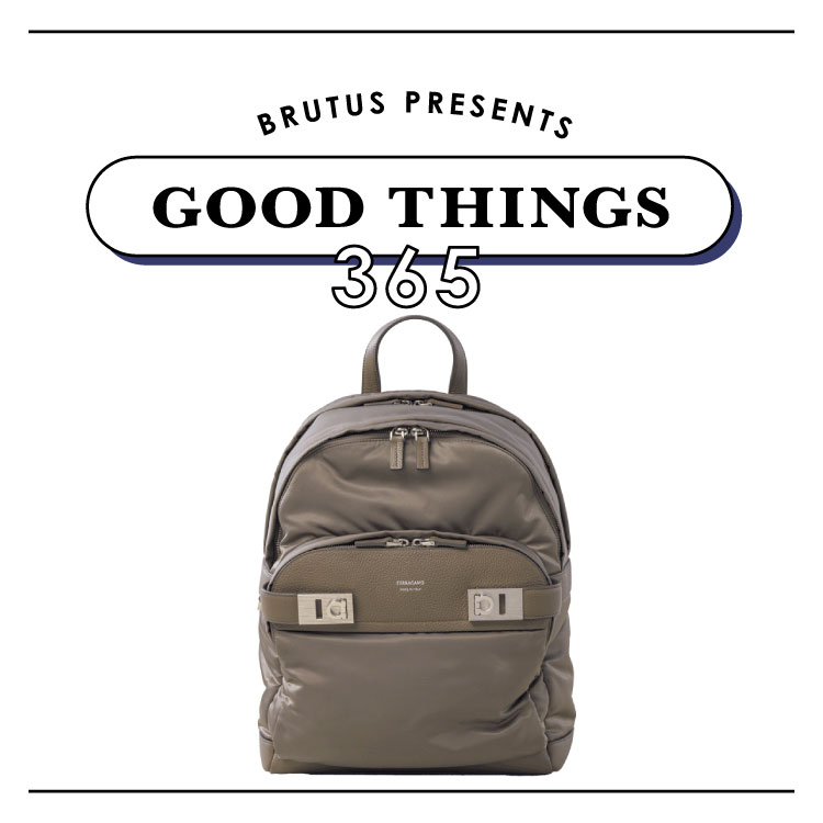 素材で遊ぶセメント色。〈FERRAGAMO〉のバックパック：GOOD THINGS 365