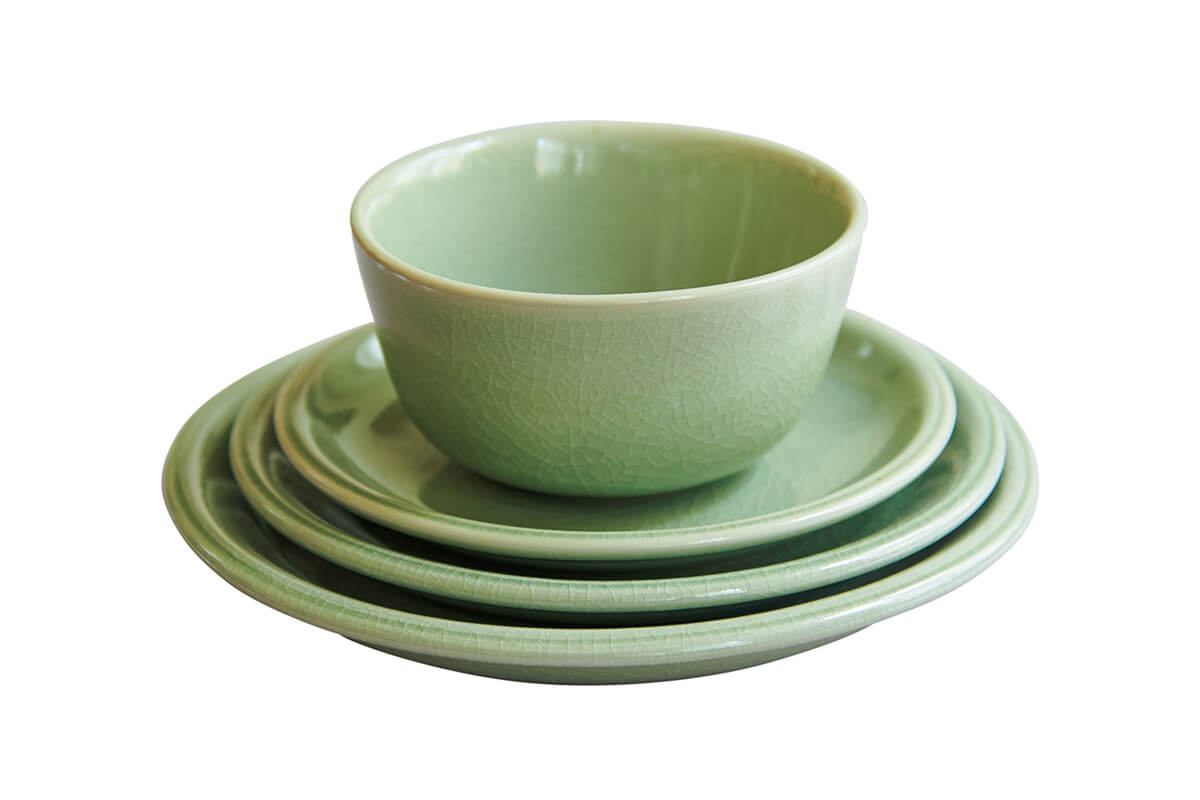 バンコク〈ラミン・ティーハウス・サイアム・セラドン〉ボウル、皿