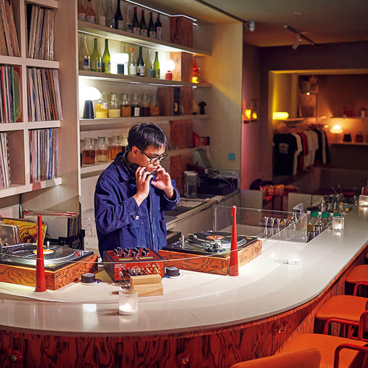 バンコク〈クラブ・サルバ〉店内