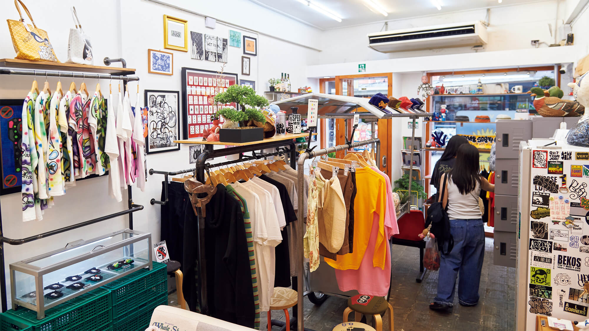 A collection of items you can only buy here. Thai select shop <Den