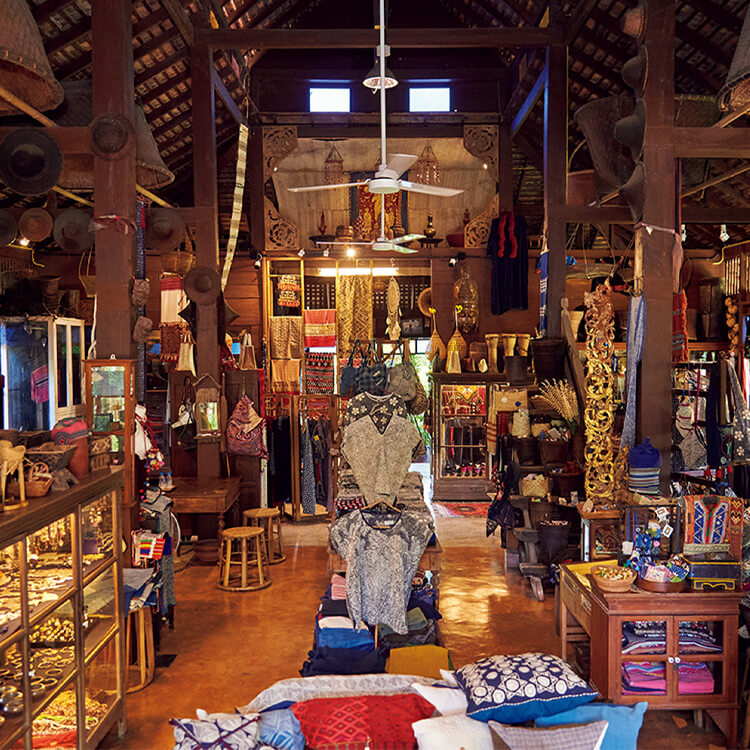 チェンマイ〈パーカヨー〉店内