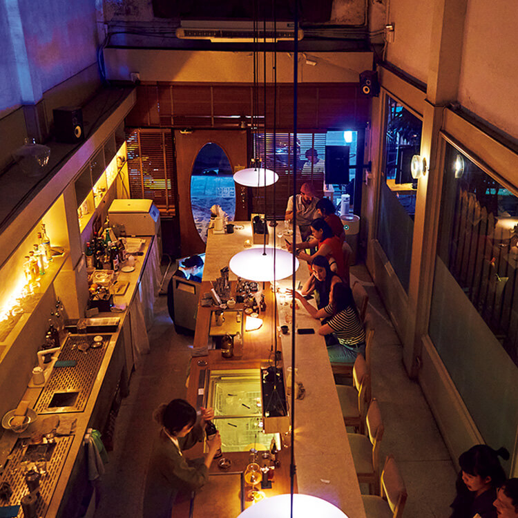 チェンマイ〈バー・サン〉店内