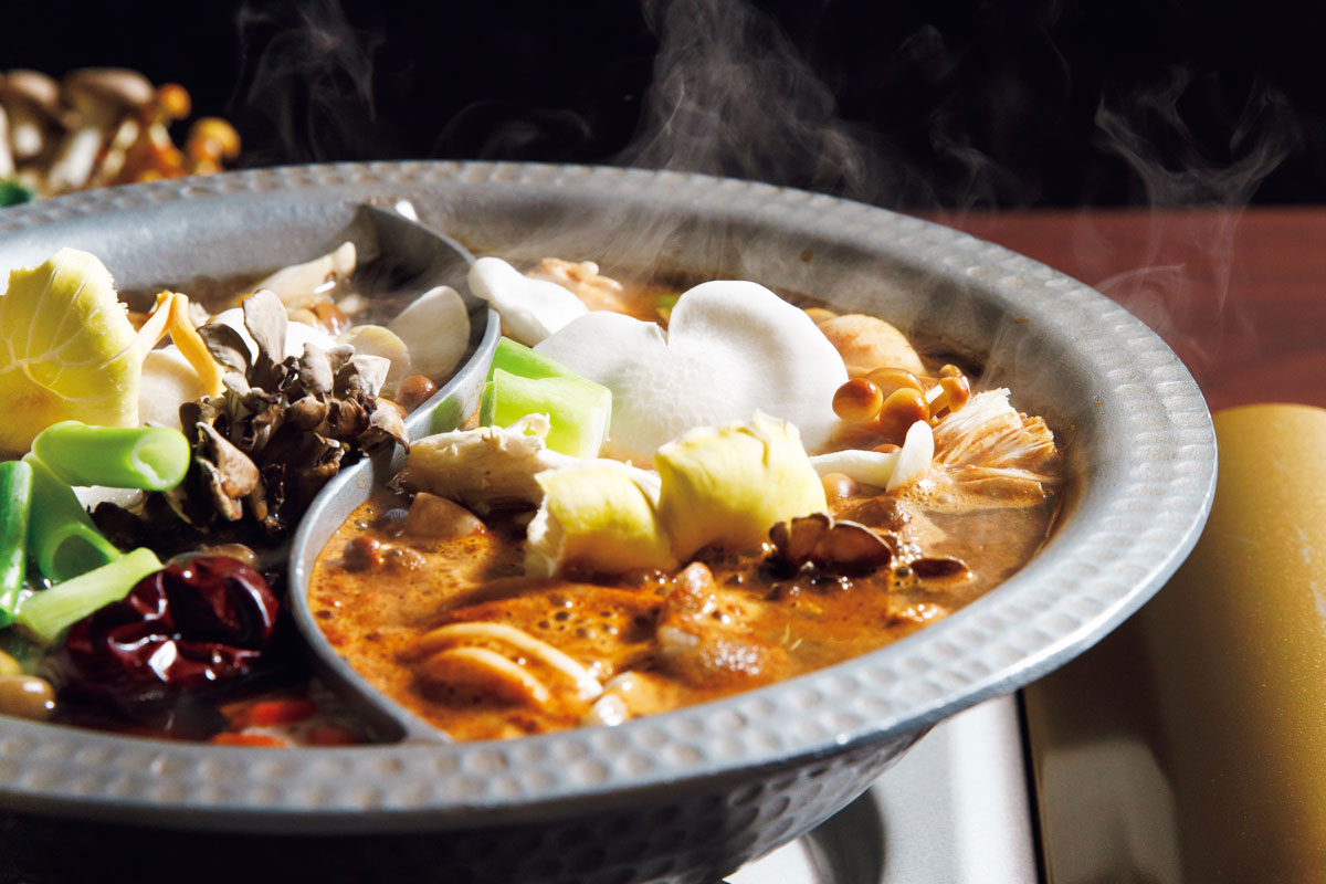 スープは無添加で4時間以上かけて丁寧に仕込む