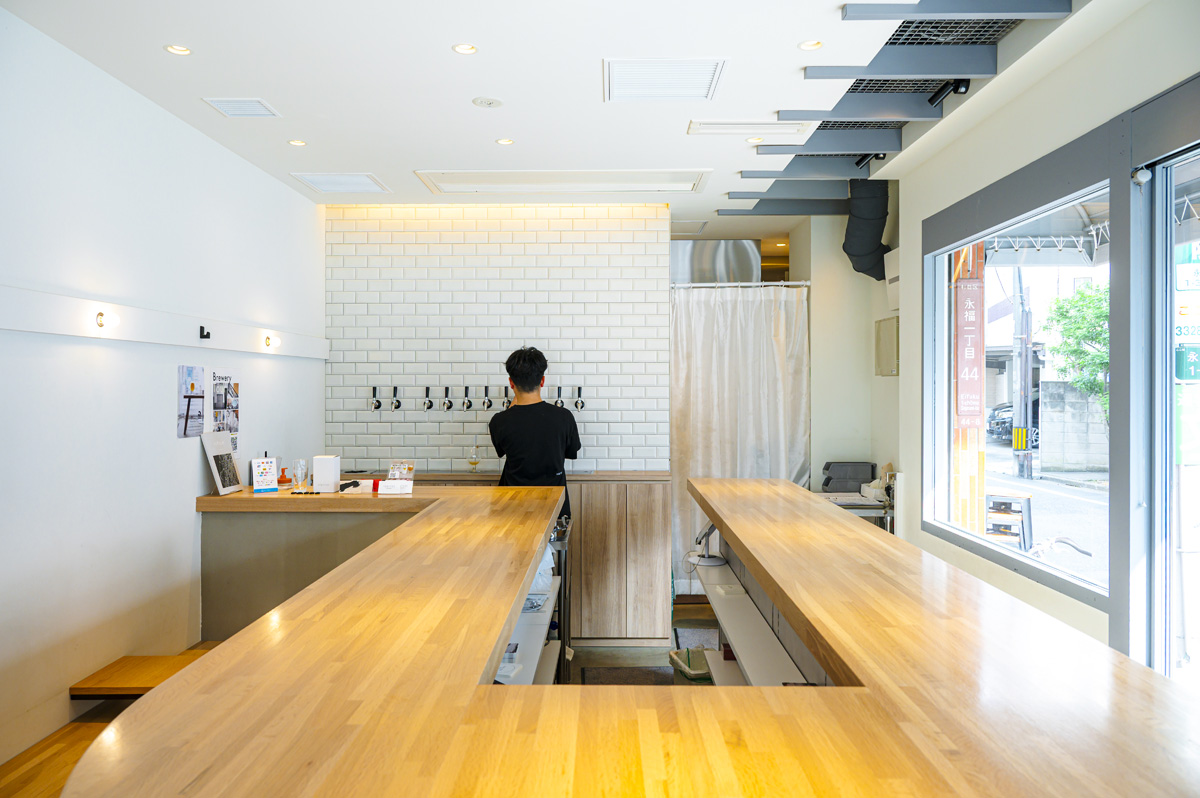 VERTERE Eifuku Taproomの内観