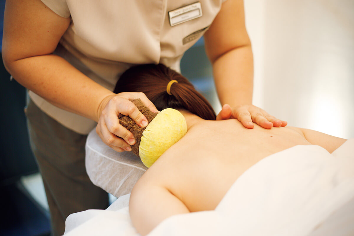 バンコク〈ワンス・アポン・ア・タイ・ウェルネス・アンド・スパ〉マッサージの様子