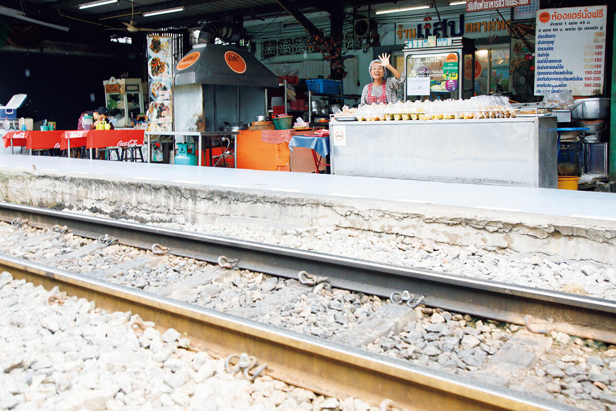 バンコク 国鉄タラート・プルー駅