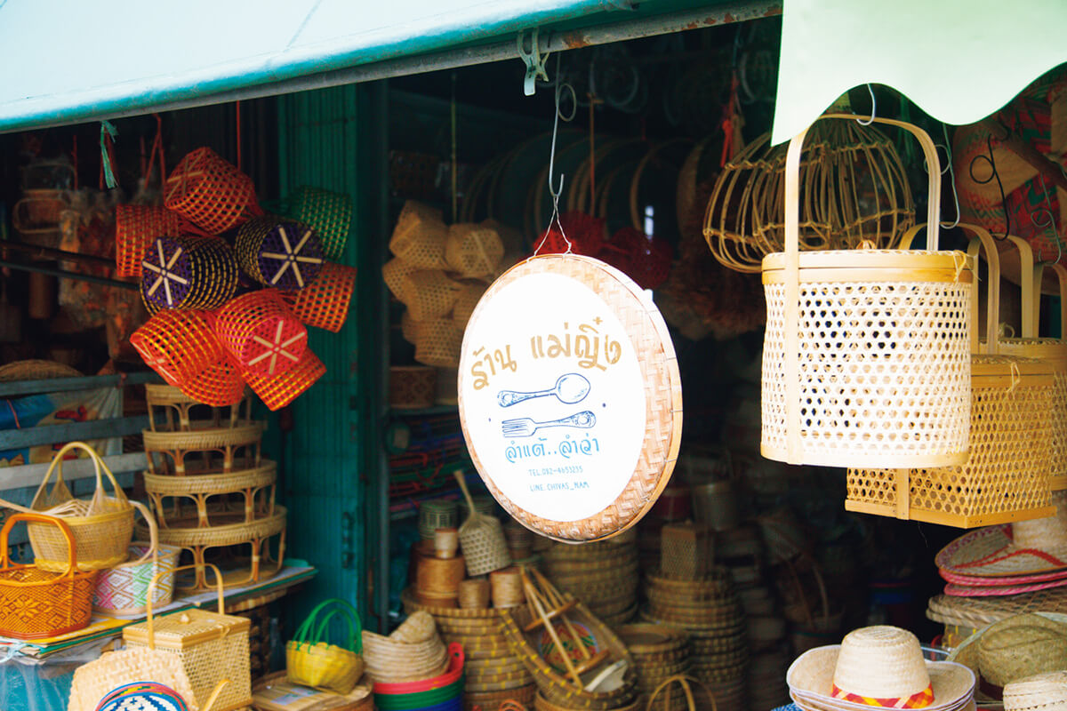 バンコク 国鉄タラート・プルー駅 鉄道市場 カゴ屋