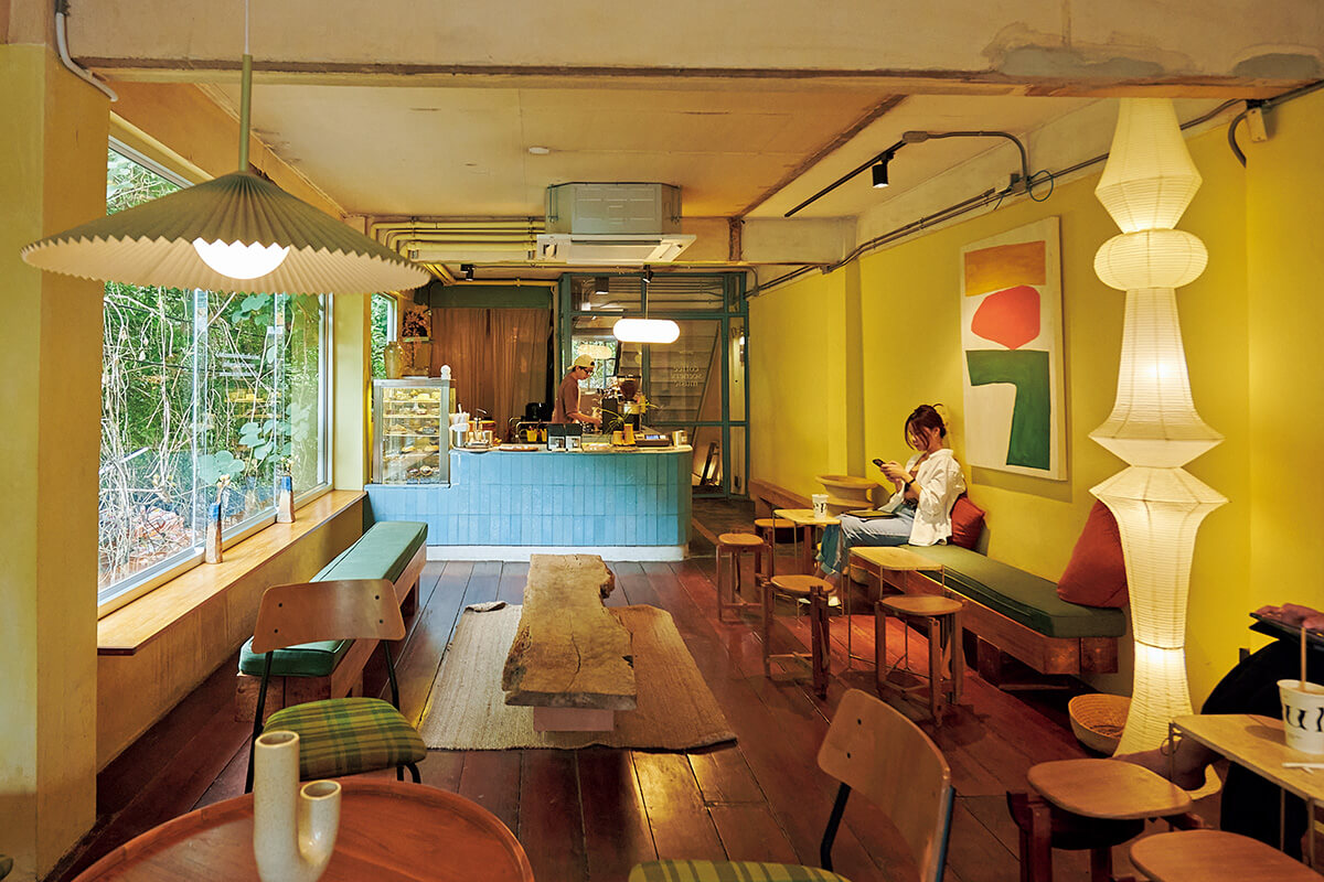 バンコク ココナッツ・カルチャー・ビル〈パルス・プラ・アティット〉店内